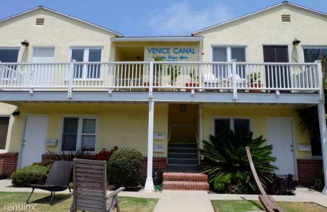 2824 1/2 Grand Canal - 2824 1/2 Grand Canal, Los Angeles, CA 90291