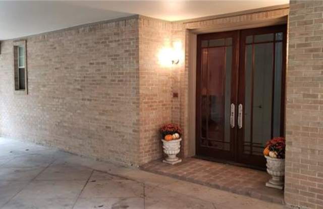 4332 Gilbert Avenue Gallery 3