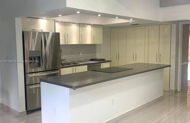19208 NE 25th Ave - 19208 Northeast 25th Avenue, Ojus, FL 33180