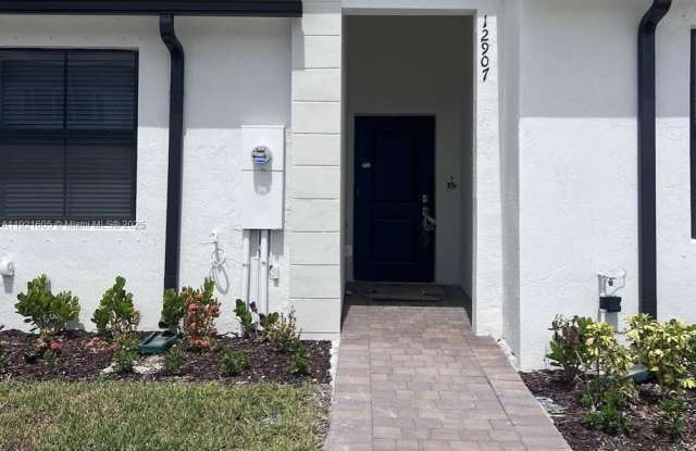 12915 SW 233rd Ter photos photos