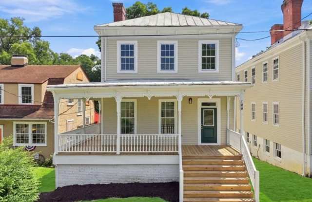 4 Bedroom, 3.5 Bath Gallery 1