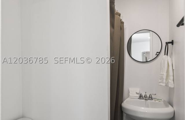 3016 NW 22nd Ct Gallery 3