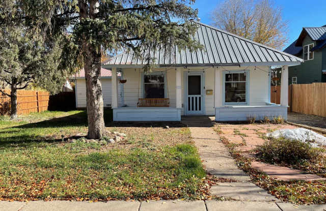 3BD/2BA Downtown Durango Living Duplex - 146 East 4th Avenue, Durango, CO 81301