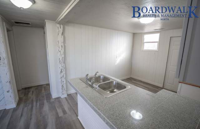 Pet Friendly 2 Bedroom Home photos photos