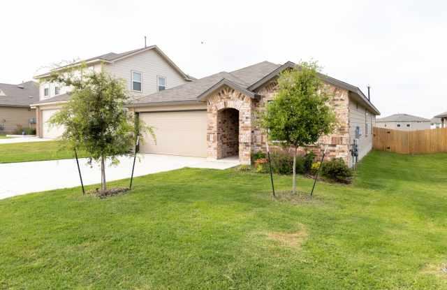 2 Week Free Move-In Special! Spacious 4-Bedroom Single-Story Home in Kendall Brook Near Randolph AFB Gallery 3