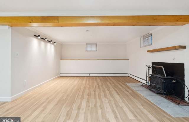 6414 HARTHORN AVE Gallery 4