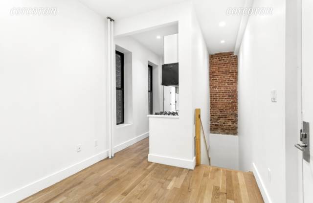 218 West 22nd Street Gallery 4