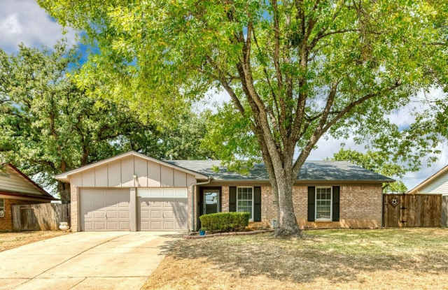 1916 Kynette Drive - 1916 Kynette Drive, Euless, TX 76040