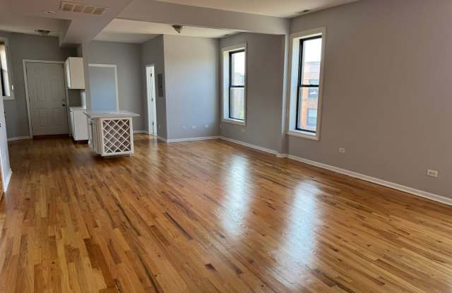 5900 S King Dr - Unit C3 Gallery 3