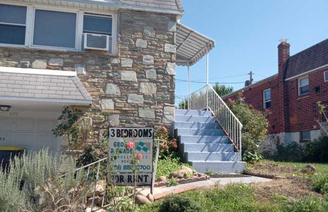 3BR 1.5 bath twin in LANSDALE! - 433 Jefferson Street, Lansdale, PA 19446