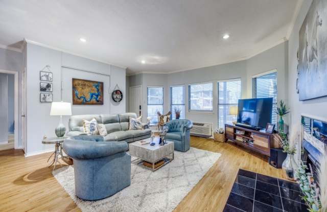 2164 Tanglewood Boulevard Gallery 2