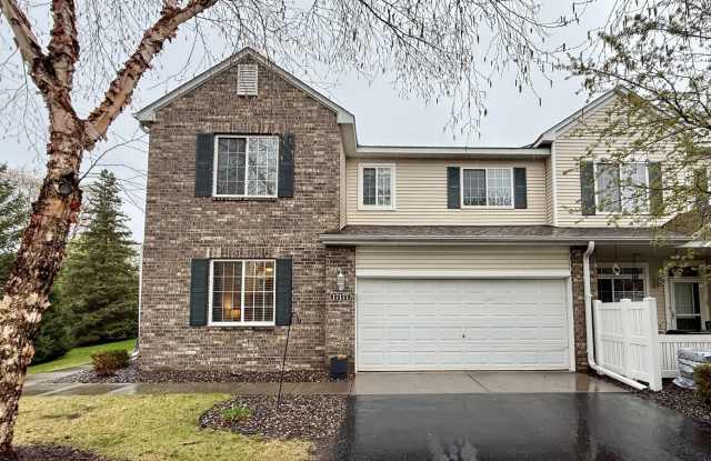 Great 3BR/2BA End Unit Elk River Townhome Available June! photos photos