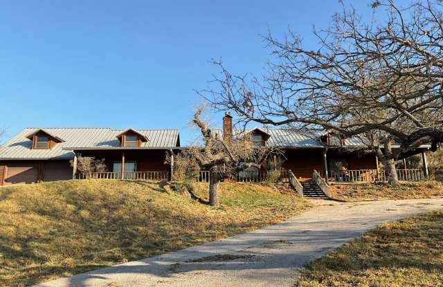 Gorgeous 2 Bedroom, 2 1/2 Bath Home in Sunrise Beach, TX. - 103 Beach Drive, Sunrise Beach Village, TX 78643