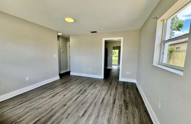 531 99th Ave. N. Gallery 2
