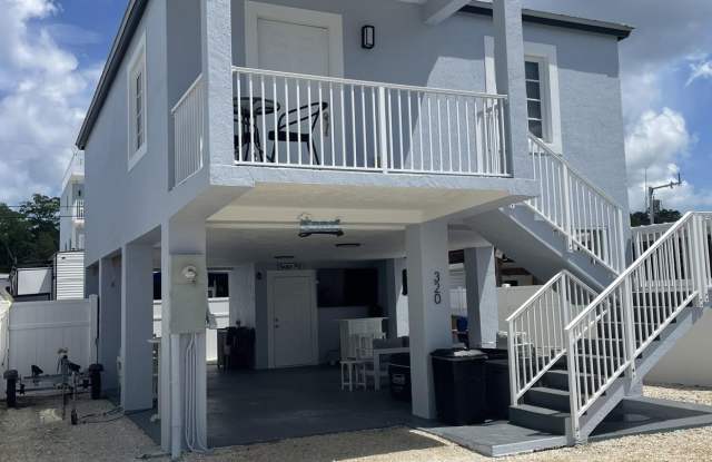 325 Calusa Street photos photos