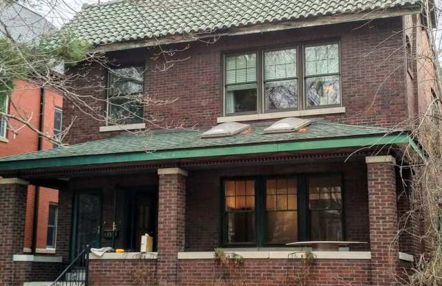 $2100 - AMAZING DESIGNED 2F UNIT LOCATED IN THE CWE! photos photos