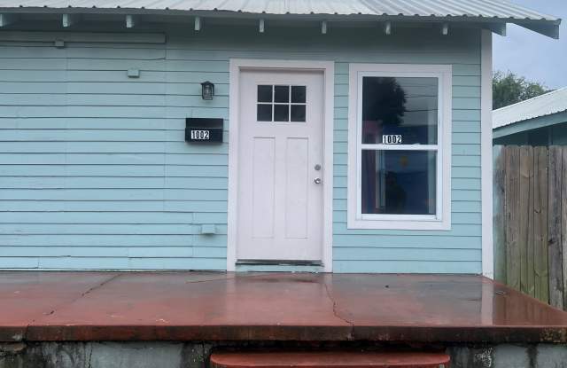 1002 East Simcoe Street photos photos