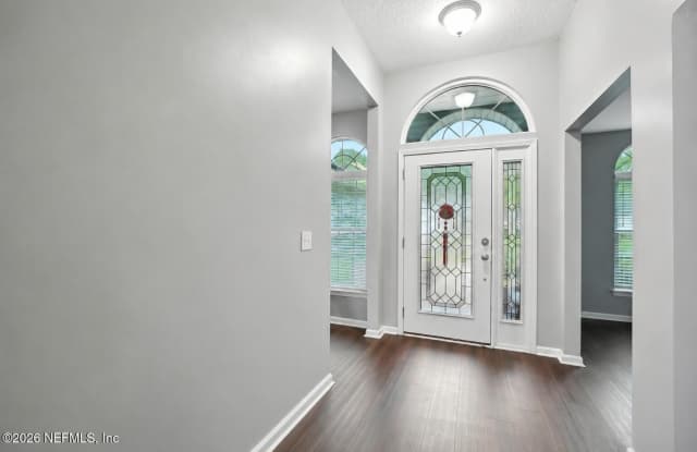 832 HERITAGE LAKES Drive Gallery 2