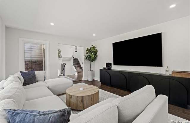 6511 Timber Ridge Drive Gallery 4