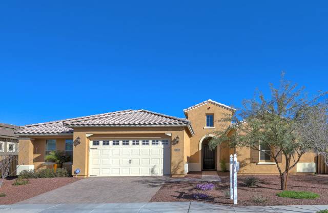 2626 W Moura Drive - 2626 West Moura Drive, Phoenix, AZ 85085