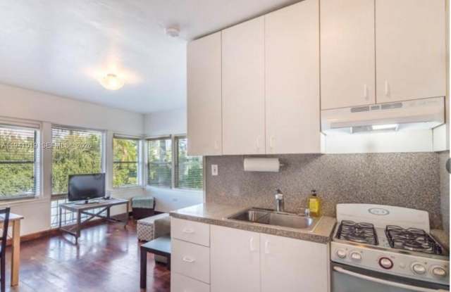 1555 Pennsylvania Ave - 1555 Pennsylvania Avenue, Miami Beach, FL 33139