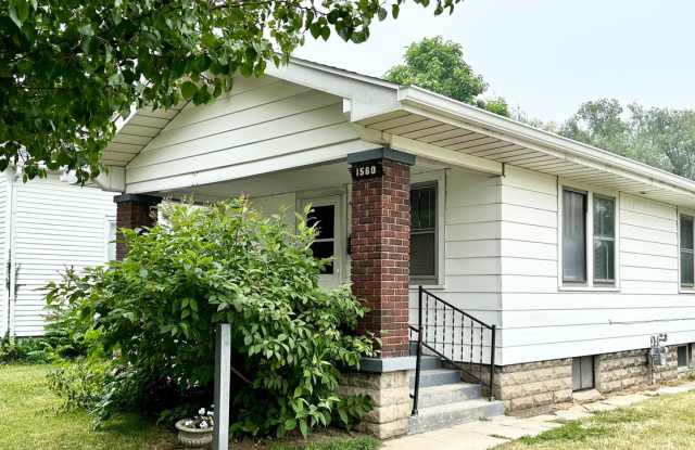 Charming Southside 2 Bedroom is Move-In Ready! photos photos