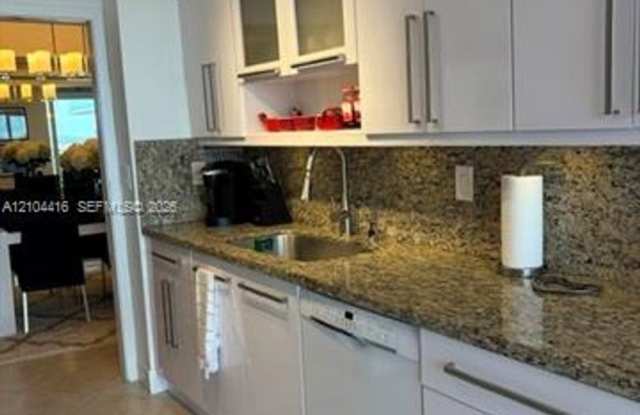 19707 Turnberry Way cu-18L, Aventura, FL 33180 Gallery 1