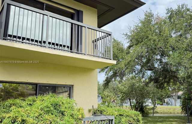 7985 Southwest 86th Street - 7985 Southwest 86th Street, Kendall, FL 33143