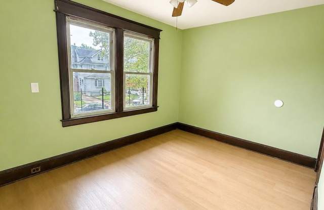 275 Myrtle Avenue Gallery 3