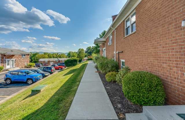 23 Alpine Drive unit: E - 23 Alpine Drive, Dutchess County, NY 12590