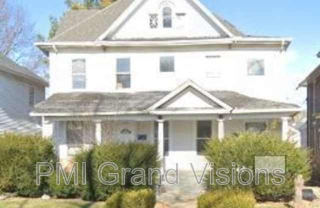 1214 Lafayette Ave - 1214 Lafayette Avenue, Mattoon, IL 61938