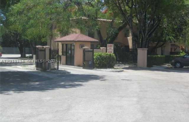 10794 N Kendall Dr Gallery 2