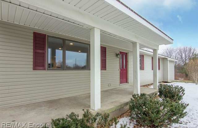 1755 GRANGER Road Gallery 4