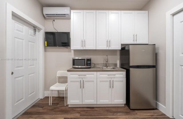 3365 SW 25th St - 3365 Southwest 25th Street, Miami, FL 33133