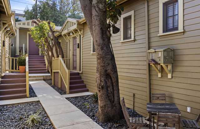 Adorable 1 bed / 1 bath Stand-Alone Bungalow in the Heart of Echo Park with Laundry  Parking - 1712 1/2 Echo Park Avenue, Los Angeles, CA 90026