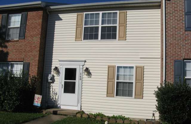 140 SURREY CLUB Drive Gallery 1