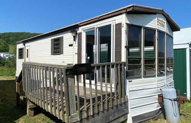 105 FOURTH STREET - 105 4th Street, Terra Alta, WV 26764
