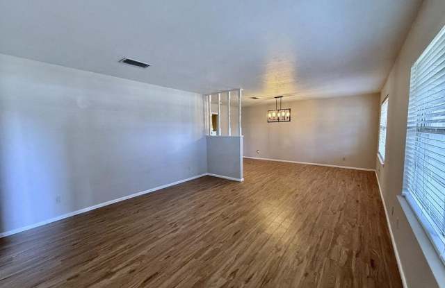 2507 Camarie Ave Gallery 2