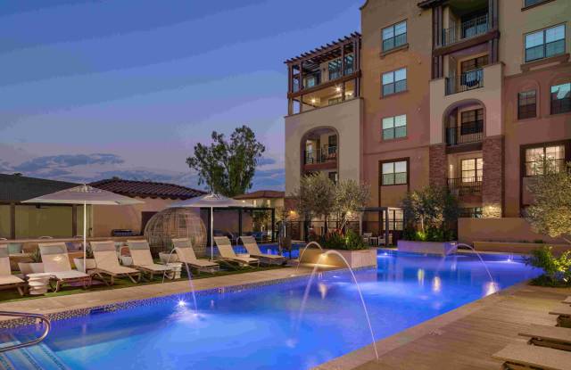 Manor Scottsdale Gallery 4