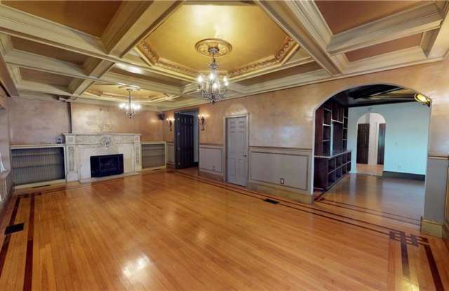 1401 S DE SOTO AVENUE Gallery 2