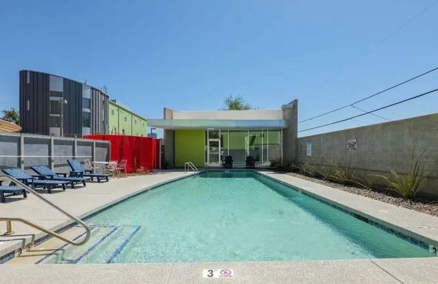 1114 W University Dr Gallery 4