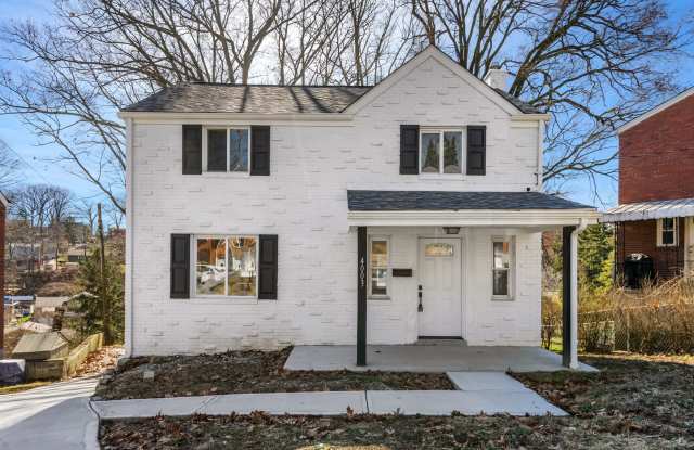 Newly Renovated 3 Bed/2.5 Bath Home - Central AC  Heat - Conveniently Located! Available 6/01! photos photos