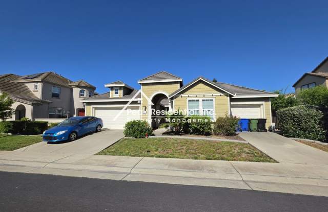Charming 4 bedroom 2 bathroom home in Elk Grove! photos photos