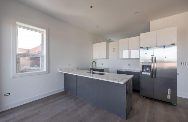 Modern 2 Bed/2 Bath with Balcony in Prime Avondale! photos photos