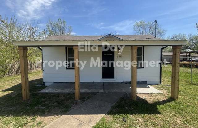 610 North Ash Street photos photos