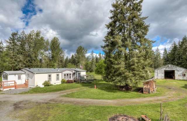 Incredible opportunity to rent a 4.72-acre farm! photos photos