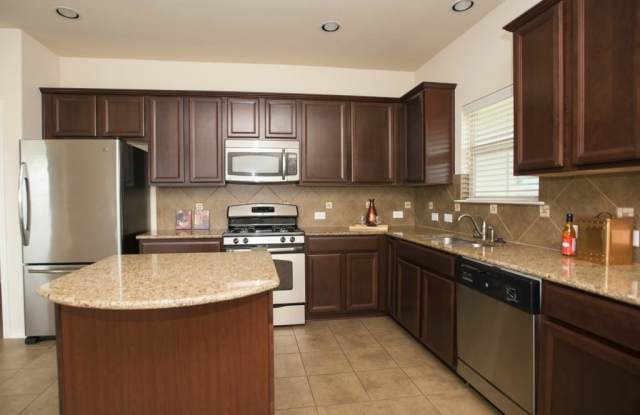 1612 Greenside DR Gallery 4