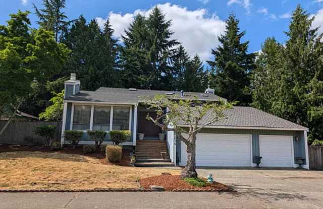 Welcome to this spacious contemporary home in the desirable Fairwood Greens! Gallery 1
