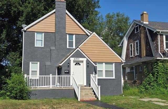 4360 Buckingham Avenue photos photos