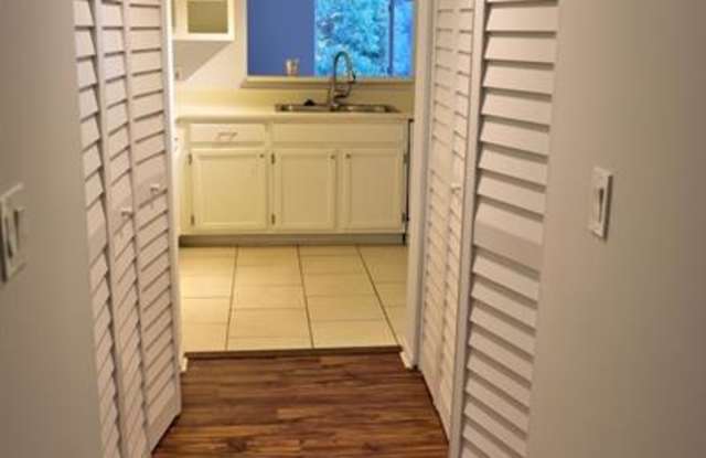 68 Rumson Court SE - 68 Rumson Ct SE, Smyrna, GA 30080